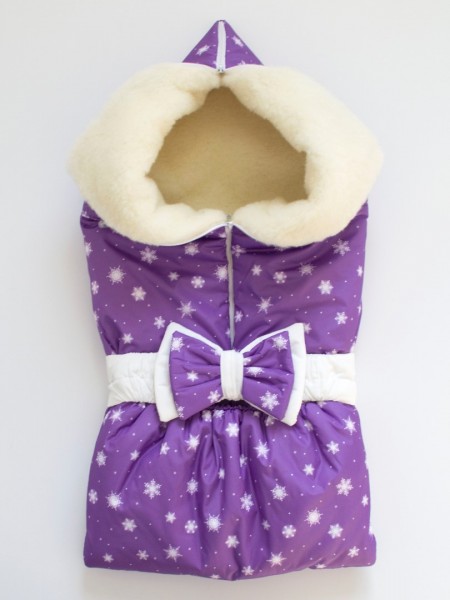Одеяло-трансформер Снежинки фиолетовый на овчине